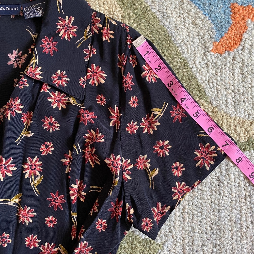 Tristan & Iseut I 90s I Floral Wrap Collared Mini Dress - Picture 7 of 16